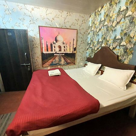 Taj City Hotel アーグラ エクステリア 写真