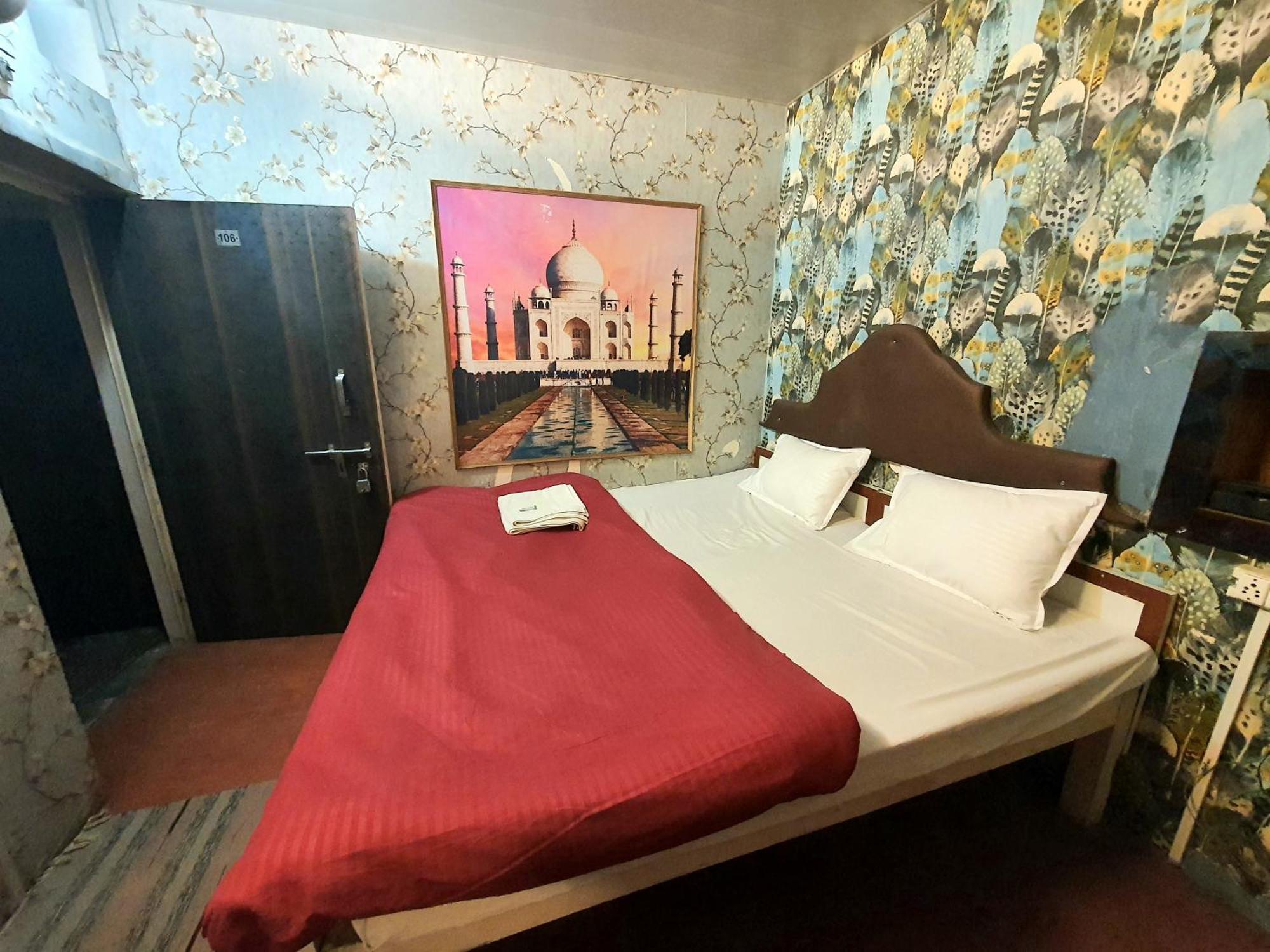 Taj City Hotel アーグラ エクステリア 写真