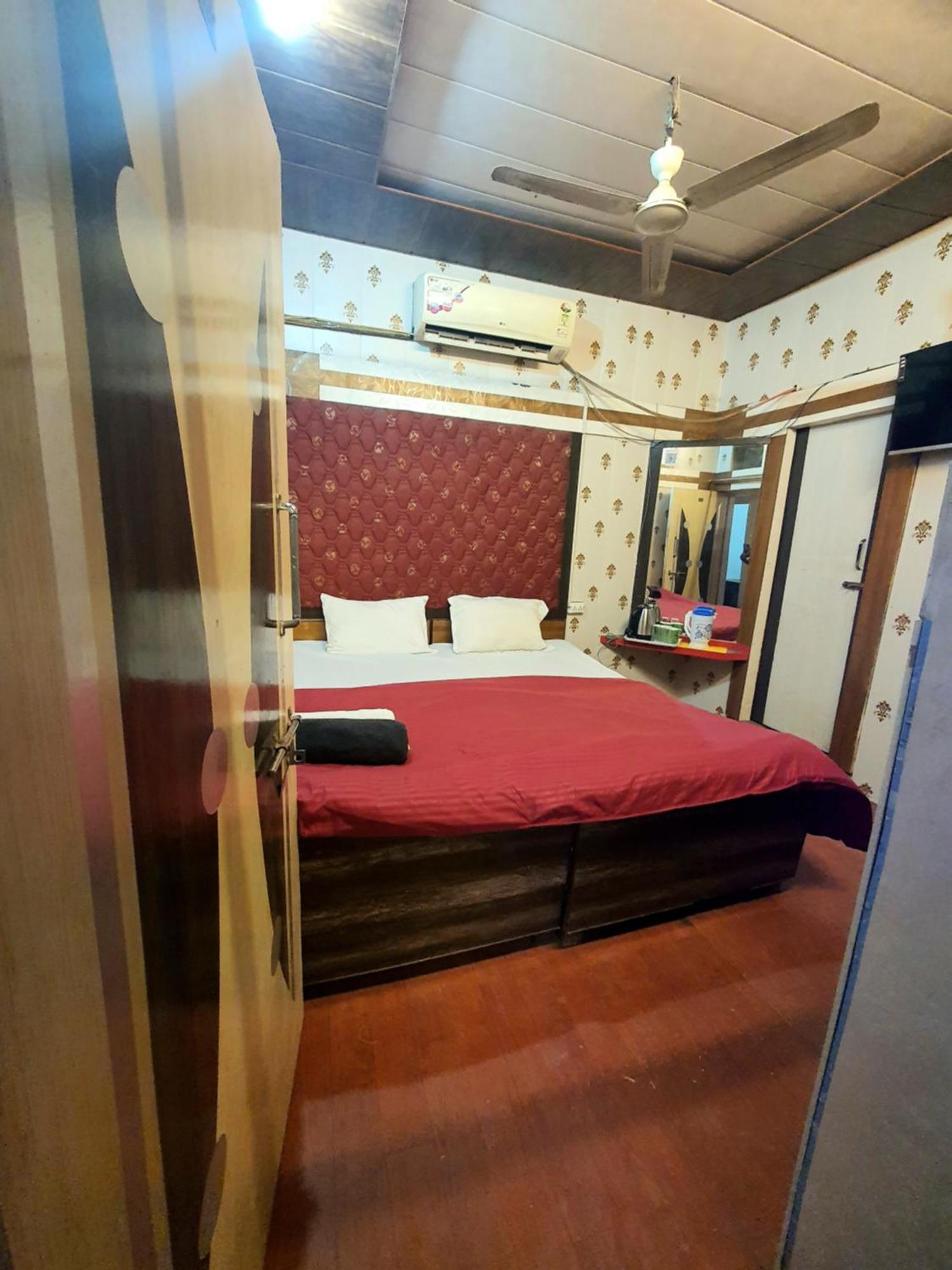 Taj City Hotel アーグラ エクステリア 写真